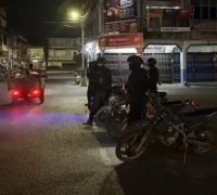 Personel Sat Samapta Polres Singkawang melakukan patroli malam untuk menindak balap liar dan knalpot brong di Kota Singkawang.