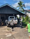 Petugas mengevakuasi kendaraan yang terlibat kecelakaan beruntun di Jalan Trans Kalimantan KM 33 Kubu Raya.