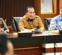 Rapat TPAKD Kubu Raya dipimpin Bupati Sujiwo bahas akses keuangan masyarakat.