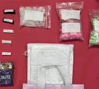 Barang bukti sabu dan ekstasi hasil pengungkapan Ditresnarkoba Polda Metro Jaya. (Dok. Polda Metro Jaya)