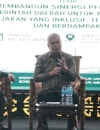 Sekda Kalbar Harisson memberikan materi kepada peserta Closing Ceremony Latihan Kader II HMI Cabang Singkawang di Gedung Diklat BKPSDM Kota Singkawang.
