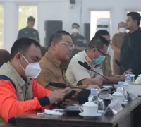 Gubernur Kalbar Ria Norsan saat menghadiri sosialisasi Masyarakat Peduli Api di Kayong Utara.