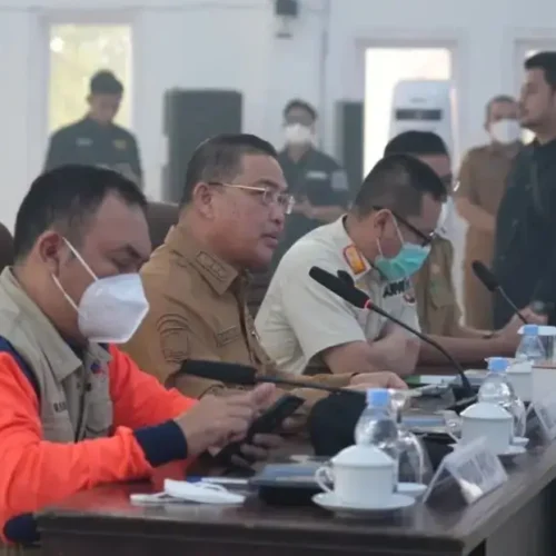 Gubernur Kalbar Ria Norsan saat menghadiri sosialisasi Masyarakat Peduli Api di Kayong Utara.