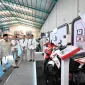 Presiden Prabowo Subianto saat meluncurkan Motor Listrik Nasional (MoLiNas) di Fasilitas Produksi ALVA, Cikarang, Bekasi.