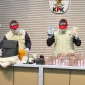 Barang bukti hasil OTT KPK berupa uang tunai, emas batangan, dan jam tangan mewah dalam kasus dugaan korupsi jalur impor Bea Cukai.
