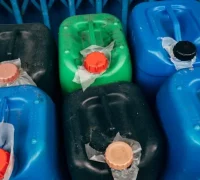 Ilustrasi - Penimbun BBM subsidi di Pontianak ditangkap dengan barang bukti jerigen berisikan Pertalite.