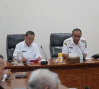 Gubernur Kalbar Ria Norsan bertemu serikat buruh Kalbar dalam Rapat ketenagakerjaan jelang May Day di Kantor Gubernur Kalbar, (29/4/2026).