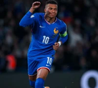 Pemain Prancis Kylian Mbappe merayakan gol saat menghadapi Ukraina dalam laga Kualifikasi Piala Dunia. (instagram.com/equipedefrance)