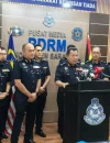 Plt Komisaris Polisi Sarawak DCP Saifullizan Ishak menyampaikan perkembangan penyelidikan kasus pelajar 16 tahun yang menyerang guru menggunakan kapak dalam konferensi pers di Markas Kontingen Polisi Sarawak, Kuching, Malaysia. (Foto: facebook.com/polissarawak)