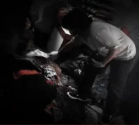 Petugas kepolisian saat olah TKP kasus pembunuhan wanita di Jakarta.