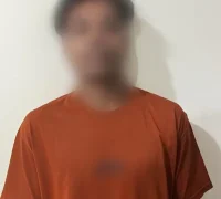 Polisi Polres Sekadau mengamankan tersangka kasus pemerkosaan anak di bawah umur di Kecamatan Belitang, Kabupaten Sekadau.