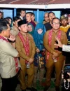 Gubernur Kalbar Ria Norsan mendampingi Menteri PKP Maruarar Sirait dan Mendagri Tito Karnavian saat meninjau penataan kawasan kumuh di Desa Parit Baru, Kubu Raya.