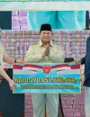Presiden Prabowo Subianto menghadiri penyerahan hasil penertiban kawasan hutan di Kompleks Kejaksaan Agung RI Jakarta.