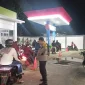 Petugas Polres Kubu Raya melakukan pengawasan di SPBU untuk memastikan distribusi BBM aman menjelang mudik Lebaran.