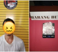 Polisi menunjukkan barang bukti diduga sabu dalam pengungkapan kasus narkotika di Landak. (Foto: Res-Landak)