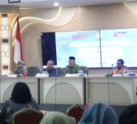 Sekretaris Daerah Kota Pontianak Amirullah saat membuka Sosialisasi Penyusunan Laporan Keuangan BLUD di Aula Sultan Syarif Abdurahman Kantor Wali Kota Pontianak, Jumat (16/10/2026).