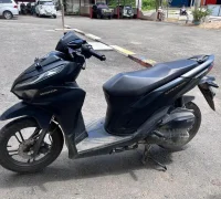Sepeda motor Honda Vario hitam yang digelapkan pelaku di Sekayam Sanggau.