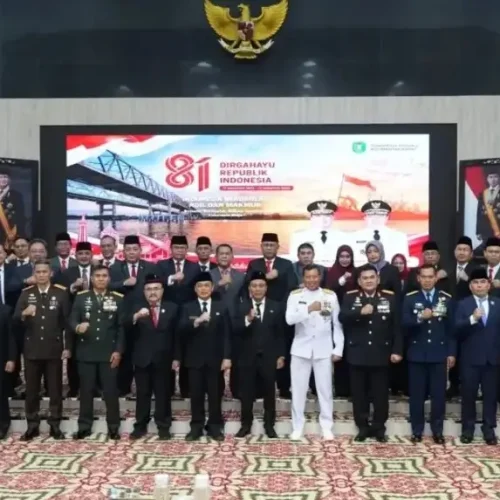 Gubernur Kalbar Ria Norsan bersama Wakil Gubernur Krisantus Kurniawan mengikuti penyampaian RUU APBN 2027 dan Nota Keuangan secara virtual dari Balai Petitih.