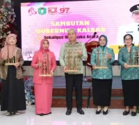 Sekda Kalbar Harisson menghadiri Peringatan Hari Ibu ke-97 bersama BKOW Kalbar. (instagram.com/adpim.provkalbar)