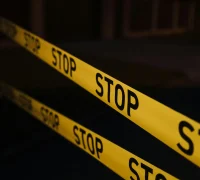 Polisi Thailand melakukan olah tempat kejadian perkara (TKP) usai insiden penembakan yang menewaskan warga Malaysia di Sungai Golok. (pexels.com/@cottonbro)