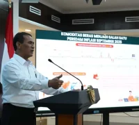 presidenri.go.id-10102025094111-68e87247eba962.31191988 Menteri Pertanian Andi Amran Sulaiman menyampaikan penjelasan tentang hilirisasi pertanian dan potensi devisa nasional dalam konferensi pers di Jakarta. (BPMI Setpres)