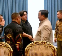 Panglima Jilah bertemu Presiden Prabowo Subianto di Istana Merdeka membahas penanganan karhutla Kalbar. (Foto: BPMI Setpres)