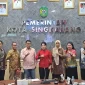 Audiensi KPID Kalbar dan Pemkot Singkawang membahas program Siaran Sehat untuk pelajar di Kota Singkawang.