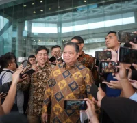 Menko Perekonomian Airlangga Hartarto Menko Perekonomian Airlangga Hartarto saat konferensi pers mengenai stabilitas pasar modal di Bursa Efek Indonesia, 1 September 2025. (ekon.go.id)