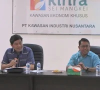 Staf Ahli Bidang Pembangunan Daerah Kemenko Perekonomian Haryo Limanseto saat kunjungan ke KEK Sei Mangkei Staf Ahli Bidang Pembangunan Daerah Kemenko Perekonomian Haryo Limanseto saat kunjungan ke KEK Sei Mangkei. (Humas Ekon)