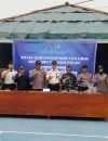 Petugas Rutan Putussibau bersama TNI-Polri menggelar razia dan menyita barang terlarang. (Res-Putussibau)