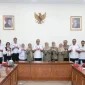 Harisson memimpin forum bersama BPJS Kesehatan membahas strategi peningkatan keaktifan peserta JKN menuju UHC di Kalimantan Barat.