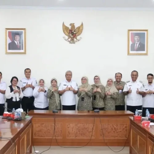 Harisson memimpin forum bersama BPJS Kesehatan membahas strategi peningkatan keaktifan peserta JKN menuju UHC di Kalimantan Barat.