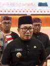 Bupati Kubu Raya Sujiwo usai memimpin upacara HUT ke-19 Kabupaten Kubu Raya.