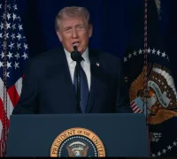 Donald Trump menyampaikan pernyataan terkait konflik Iran dan ancaman serangan ke Pulau Kharg.