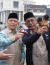 Gubernur Kalbar Ria Norsan meninjau arus kendaraan di Simpang Garuda saat uji coba pengaturan lalu lintas Jembatan Kapuas I diperpanjang.