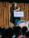 umkm_perempuan_menkomdigi Menkomdigi Meutya Hafid membuka Festival Perempuan Berdaya Berkarya di Jakarta Pusat, Selasa (21/10/2025). Ia menegaskan pentingnya peran perempuan sebagai motor penggerak ekonomi digital nasional. (Komdigi)