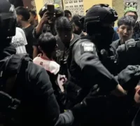 Petugas Polres Singkawang bersama Tim Patroli Perintis Presisi menindaklanjuti laporan warga melalui layanan 110 di lokasi kejadian.