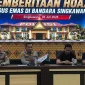 Kapolres Singkawang AKBP Dody Yudianto Arruan memberikan keterangan terkait hoaks dugaan penyelundupan emas di Bandara Singkawang.