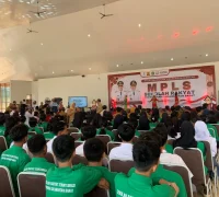 Siswa Sekolah Rakyat Terintegrasi 3 Kalbar mengikuti kegiatan MPLS di Singkawang. (Foto: Polda Kalbar)