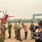 Menhan Sjafrie Sjamsoeddin meninjau kapal JS Kunisaki LST-4003 di Pelabuhan Internasional Kijing, Mempawah. (res-Mpw)