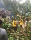 Rumah warga rusak akibat angin kencang di Desa Setalik, Sambas. (Foto: Res-sbs)