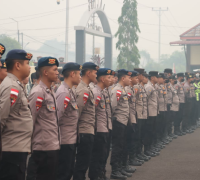 30 personel Brimob mengikuti apel pelepasan setelah selesai menangani Karhutla di Kayong Utara dan bergeser ke Sintang. (Foto: Res-KKU)