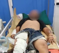 Warga Sambas diduga tersambar petir saat menunggu logistik program Makan Bergizi Gratis (MBG) di steher penyeberangan Dusun Sajad, Desa Tengguli, Kecamatan Sajad. (Foto: Res-Sbs)