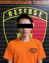 Pelaku pencurian di Kelurahan Roban, Singkawang, diamankan polisi bersama barang bukti sepeda fixie hasil curian. (Foto: Res-Skw)