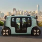 Robotaxi berbayar Zoox tanpa pengemudi siap beroperasi di jalan raya Las Vegas, Amerika Serikat.