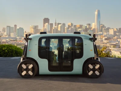 Robotaxi berbayar Zoox tanpa pengemudi siap beroperasi di jalan raya Las Vegas, Amerika Serikat.